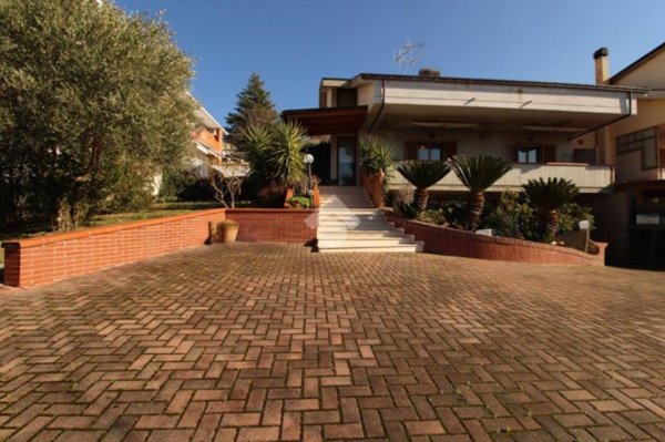 casa indipendente in vendita a Teramo