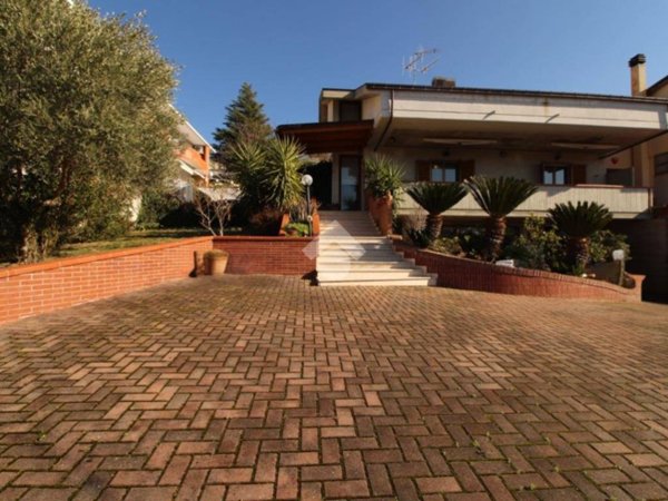 casa indipendente in vendita a Teramo