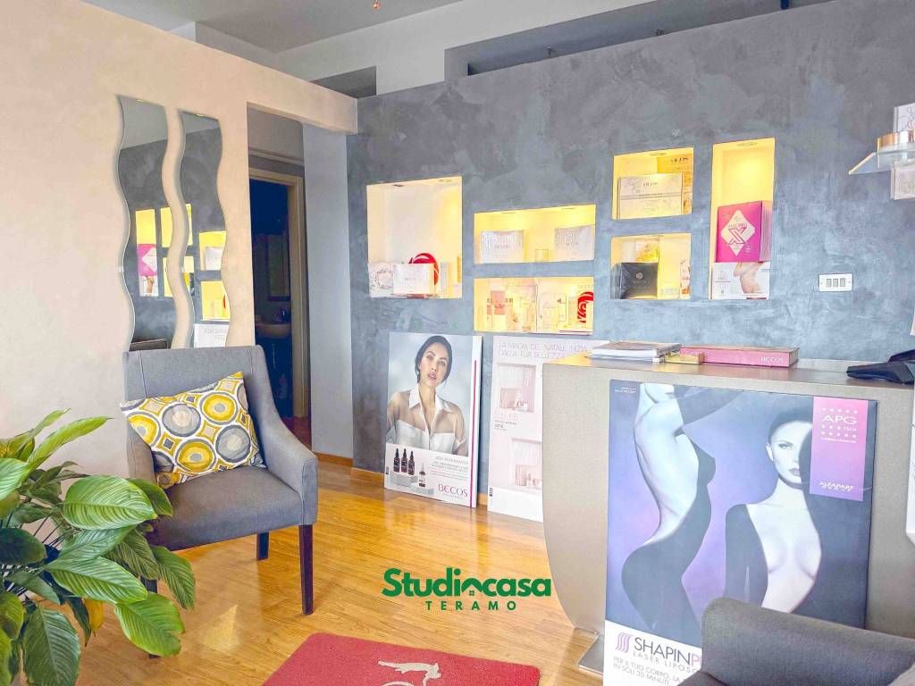 negozio in vendita a Teramo