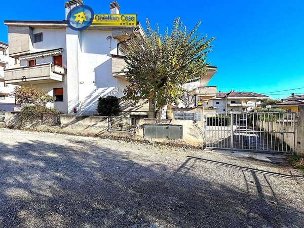 casa semindipendente in vendita a Teramo in zona Centro Città