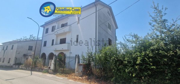 casa indipendente in vendita a Teramo in zona Nepezzano