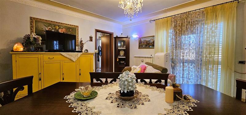 appartamento in vendita a Teramo in zona Caprafico