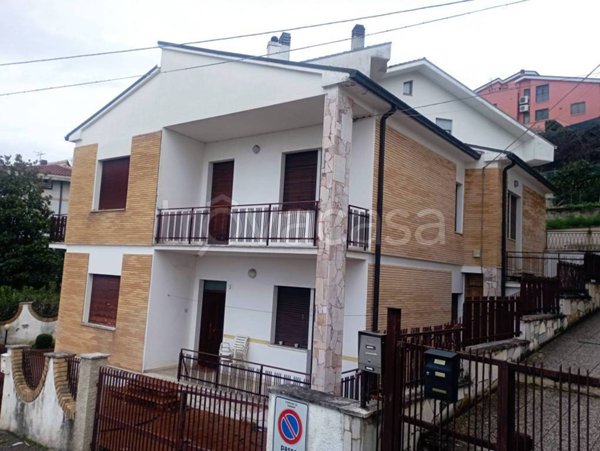 casa indipendente in vendita a Teramo in zona Centro Città