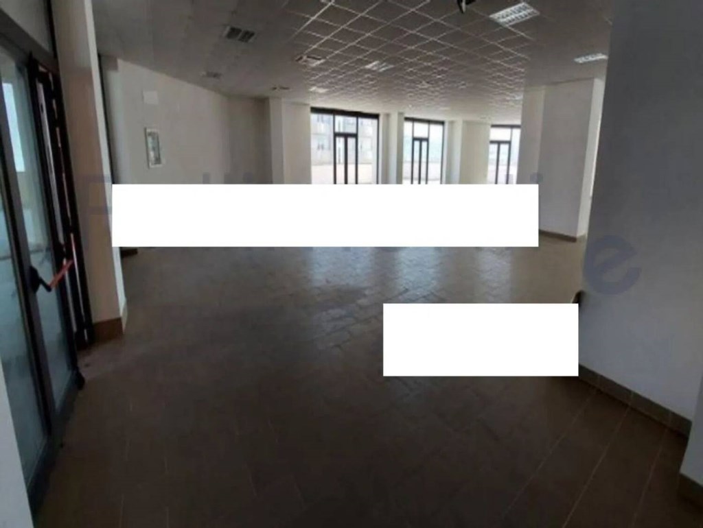 negozio in vendita a Teramo