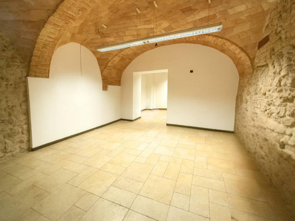 negozio in vendita a Teramo
