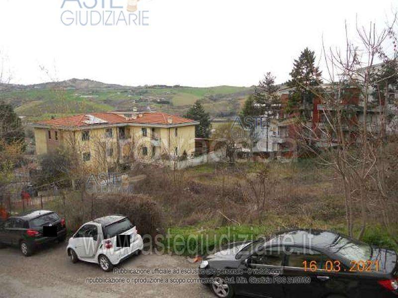 appartamento in vendita a Teramo in zona Colleatterrato Alto