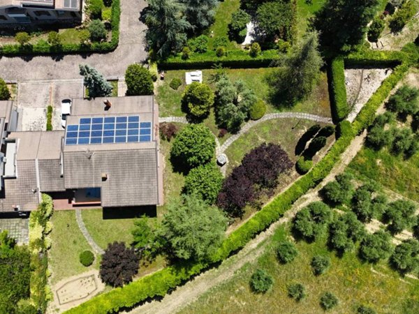 casa indipendente in vendita a Teramo in zona Nepezzano