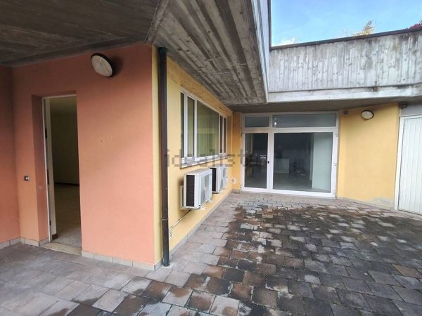 casa indipendente in vendita a Teramo