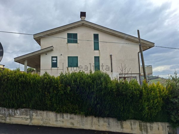 casa indipendente in vendita a Teramo