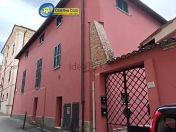casa semindipendente in vendita a Teramo