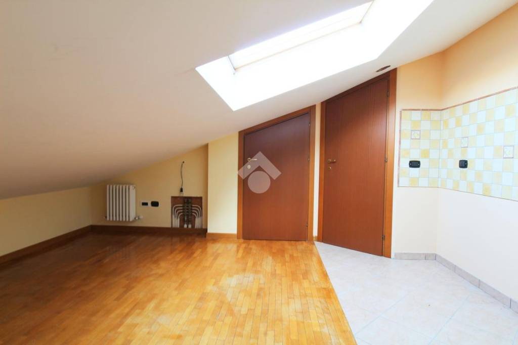 locale di sgombero in vendita a Teramo