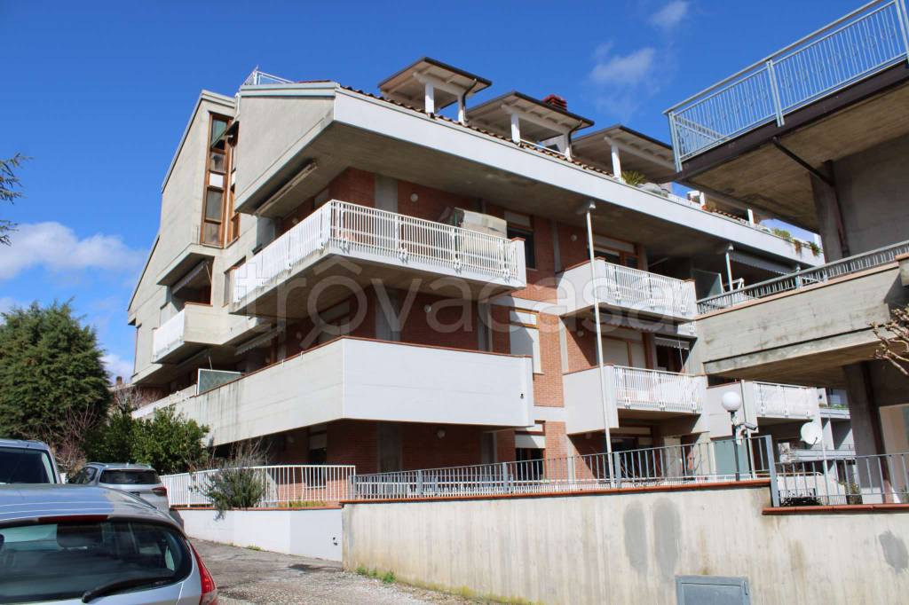 casa indipendente in vendita a Teramo