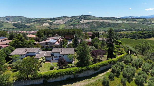 casa indipendente in vendita a Teramo in zona Nepezzano