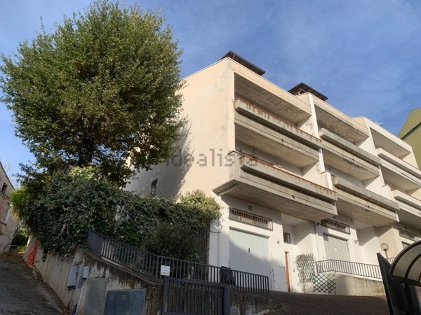 casa indipendente in vendita a Teramo