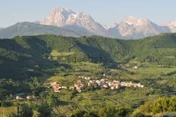 casa indipendente in vendita a Teramo in zona Valle San Giovanni