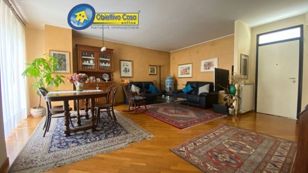 casa indipendente in vendita a Teramo