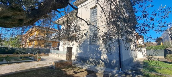 casa indipendente in vendita a Teramo in zona Centro Città