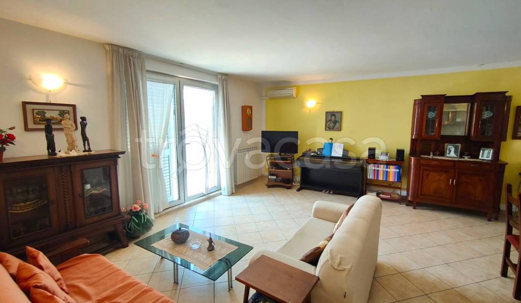 appartamento in vendita a Teramo in zona Piano D'Accio