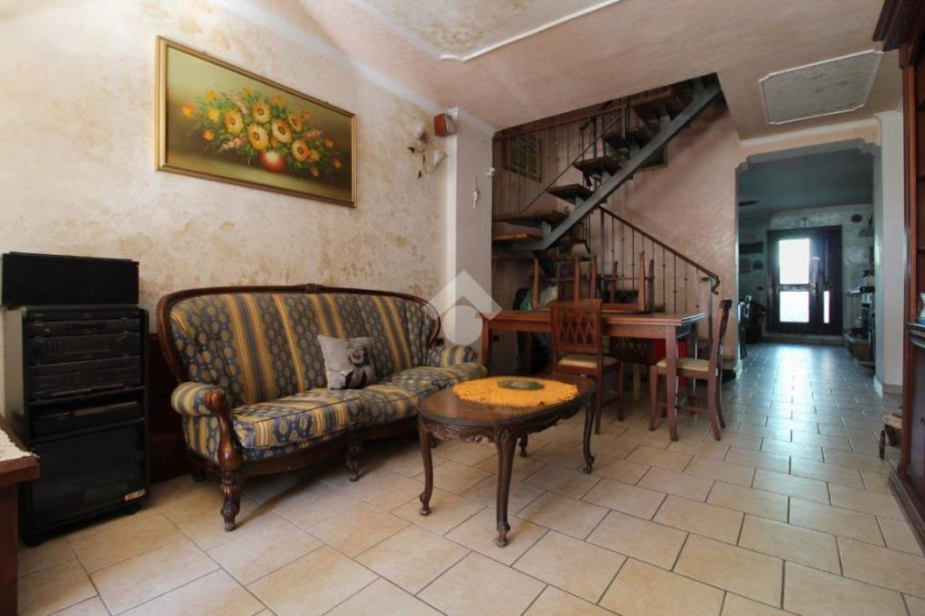 casa indipendente in vendita a Teramo in zona Sant'Atto