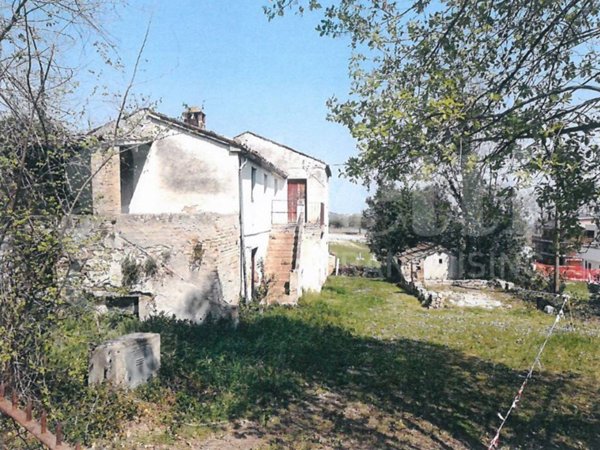 casa indipendente in vendita a Teramo in zona Nepezzano