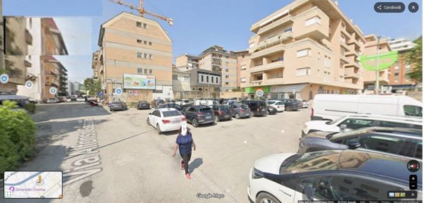 locale commerciale in vendita a Teramo