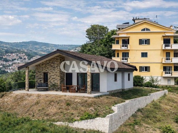casa indipendente in vendita a Teramo