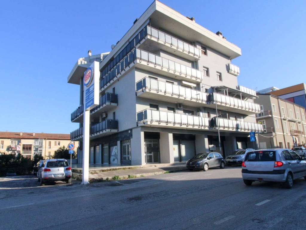 negozio in vendita a Teramo