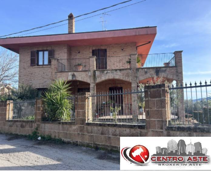 casa indipendente in vendita a Teramo in zona Viola