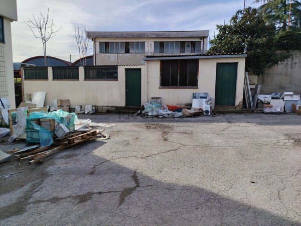 casa indipendente in vendita a Teramo