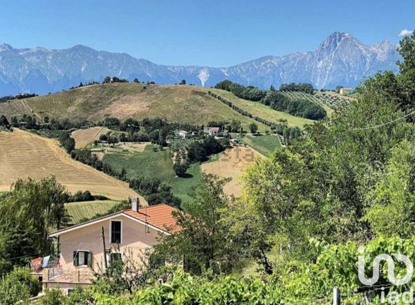 casa indipendente in vendita a Teramo in zona Contrada Sorrenti