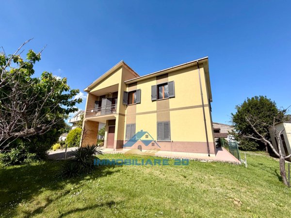 casa indipendente in vendita a Teramo in zona Cavuccio