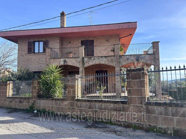 casa indipendente in vendita a Teramo
