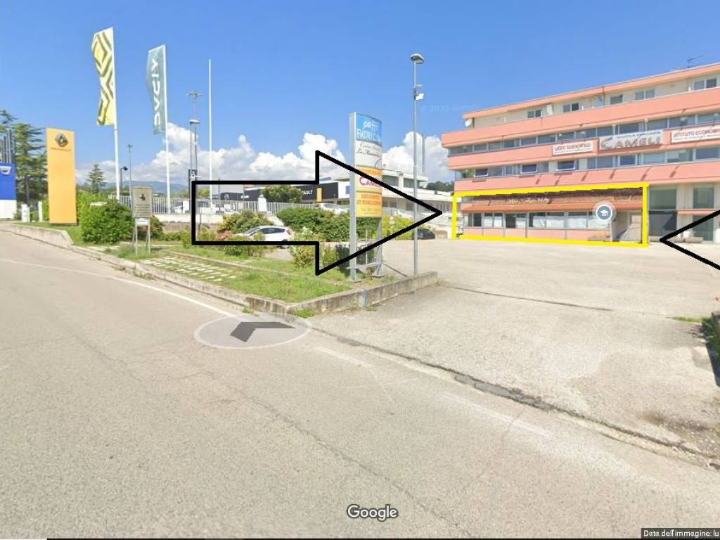 negozio in vendita a Teramo in zona San Nicolò a Tordino