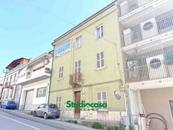 casa indipendente in vendita a Teramo in zona Centro Città