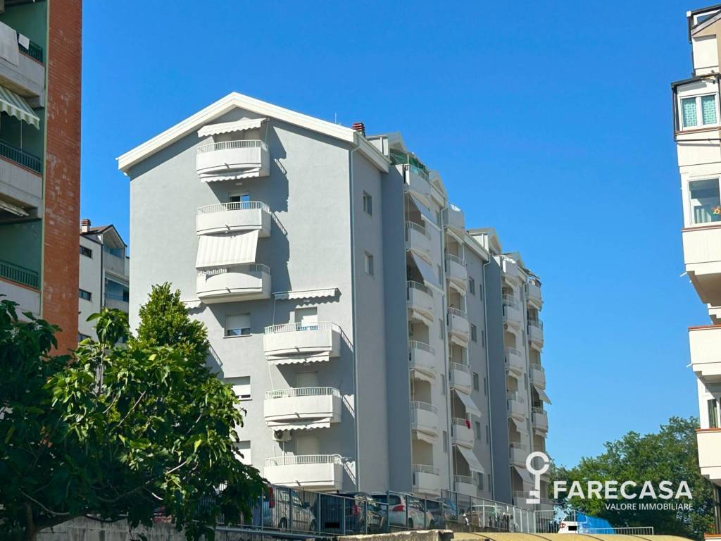 appartamento in vendita a Teramo in zona Colleatterrato Alto