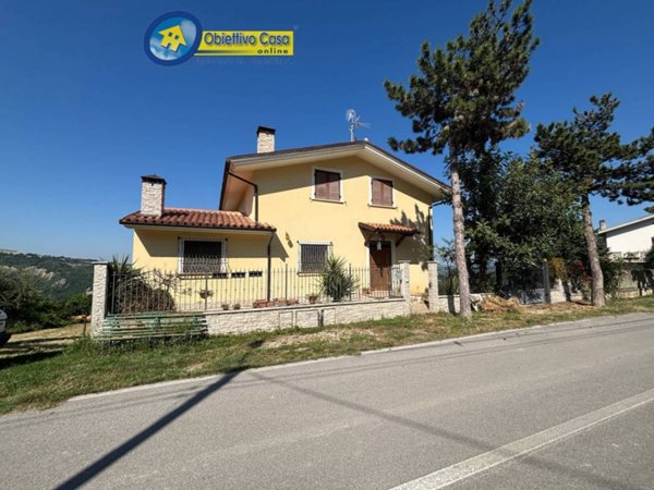casa indipendente in vendita a Teramo in zona Rapino