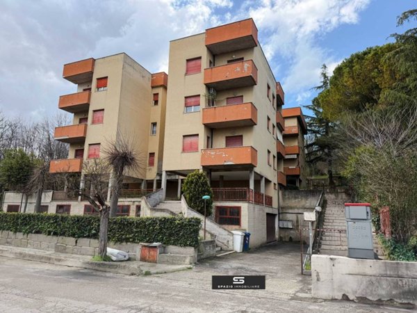appartamento in vendita a Teramo in zona Colleatterrato Alto