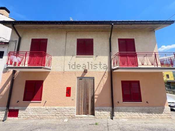 casa indipendente in vendita a Teramo in zona Centro Città