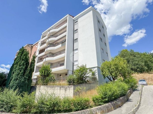 appartamento in vendita a Teramo in zona Colleatterrato Alto
