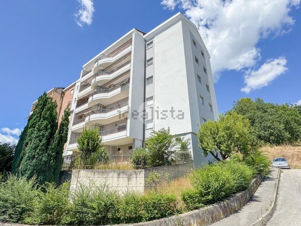 appartamento in vendita a Teramo in zona Colleatterrato Alto
