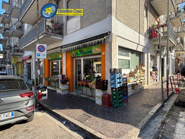 negozio in vendita a Teramo