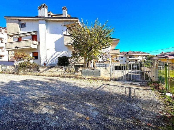 casa indipendente in vendita a Teramo in zona Putignano