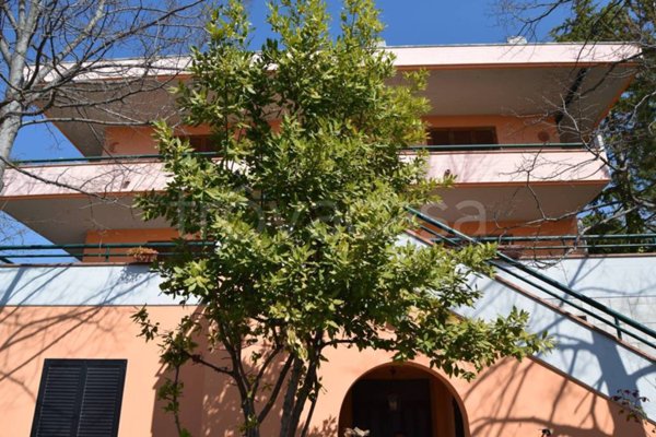 casa indipendente in vendita a Teramo in zona Putignano