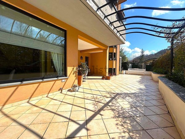 casa indipendente in vendita a Teramo in zona Centro Città