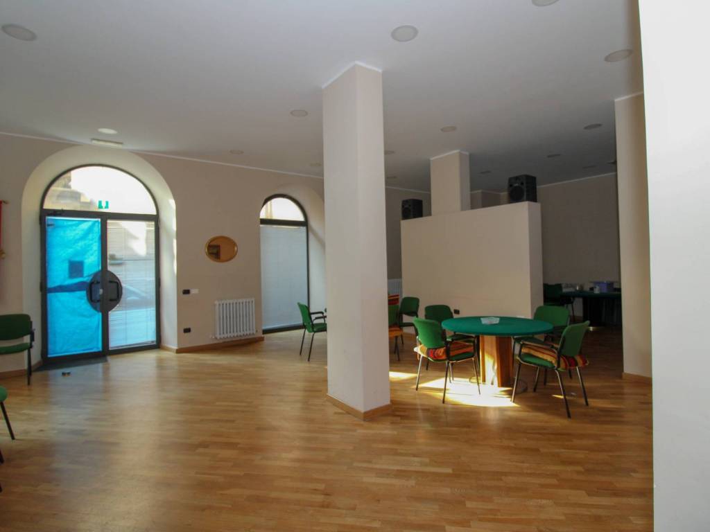 negozio in vendita a Teramo in zona Centro Città