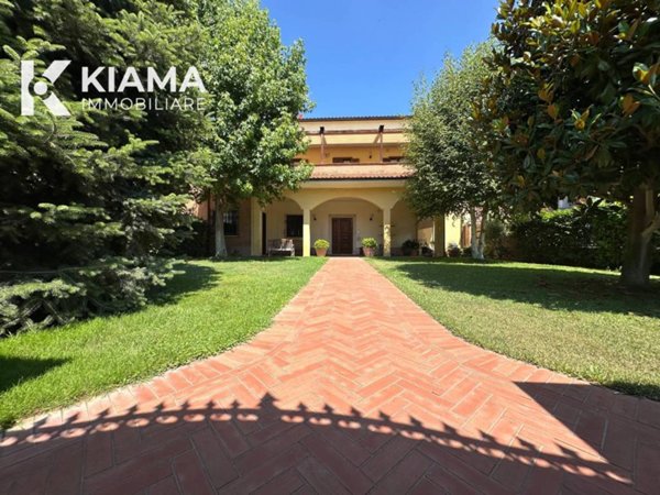casa indipendente in vendita a Teramo