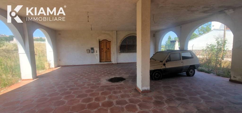 casa indipendente in vendita a Teramo in zona Nepezzano