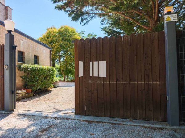casa indipendente in vendita a Teramo in zona Forcella