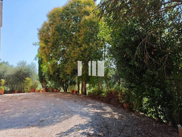casa indipendente in vendita a Teramo in zona Forcella