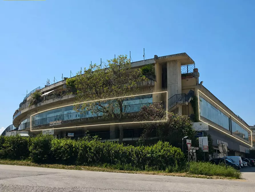 locale commerciale in vendita a Teramo
